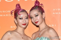 AMIAYA・AMI、生後100日長男＆イケメン夫との家族ショット公開「幸せが伝わってくる」「素敵」と反響 画像