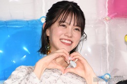 志田彩良、オフショルワンピ姿で美背中披露「どこから見ても可愛い」「透明感がすごい」の声 画像