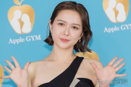 村重杏奈、胸元眩しいトップス姿公開「色気すごい」「セクシーで可愛い」と反響 画像