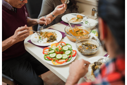 トルコにいる友人宅で…「一緒に食べちゃうの！？」まさかの”食事作法”に「うれしい」「心が通じ合う」 画像