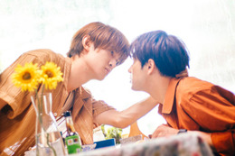 森崎ウィン＆Snow Man向井康二、キス・ライブシーン…撮影舞台裏迫る「（LOVE SONG）」メイキング映像解禁 画像