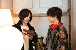 推しへの異常な執着で暴走する“ドルオタ”役・本島純政の別人級演技に反響「とてつもない狂気」「震える」【UNREAL】 画像