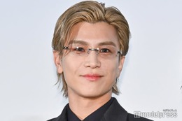 三代目JSB岩田剛典、舞台挨拶でジョーク連発 同時通訳で英語化され「恥ずかしい」【金髪】 画像