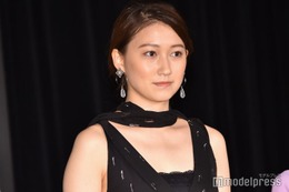 大野いと、美脚スラリの冬コーデ披露「驚くほど脚長い」「写真集みたい」と反響