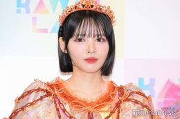 FRUITS ZIPPER鎮西寿々歌、上海満喫ショットに注目集まる「衣装姿とのギャップに悶絶」「私服おしゃれ」 画像