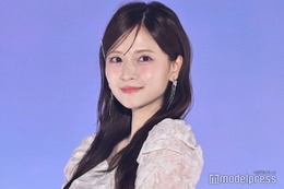 乃木坂46金川紗耶、美肩見せスウェット×お団子ヘアの休日写真に「彼女感すごい」「ドキっとした」の声 画像