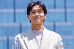 松本怜生、美脚際立つ女装ダンス動画に反響「脚線美」「完成度高い」 画像