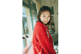 櫻坂46小島凪紗、遊園地デートグラビアで笑顔 メンバーとのエピソードも明かす