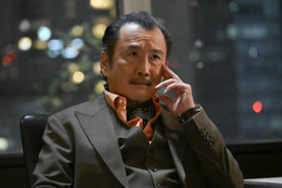 吉田鋼太郎、ヒーローVSヴィランの新展開「ちょっとだけエスパー」に出演　円寂（高畑淳子）と「濃い愛憎劇」