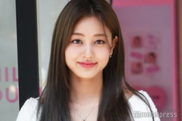 TWICEジヒョ、ミニスカ姿で素肌開放「美しすぎる」「存在感がレベチ」と反響