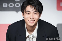 八村倫太郎、オレンジ坊主姿にファン驚き「加工かと」「似合うのすごすぎ」俳優仲間からも絶賛の声続々 画像