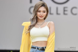 せいせい、サンタ風コスプレで胸元ざっくり「セクシーすぎ」「破壊力すごい」