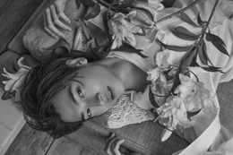 庄司浩平、色気が滲み出すモノクロSHOTにドキッ！世界的写真家レスリー・キーと初セッション