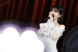 松本潤＆有村架純、乃木坂46ライブでサプライズ 卒業・久保史緒里への手紙代読「9年間頑張りましたね」【久保史緒里卒業コンサート】