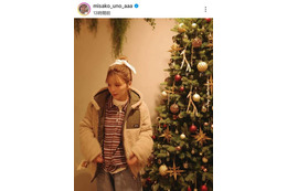 宇野実彩子、アップヘア×もこもこボアコーデに絶賛の声「かわいすぎる」「こんなママになりたい」