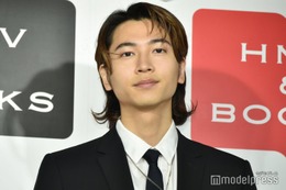 庄司浩平、ベストから見える“鍛え抜かれた腕”のギャップが話題「目の保養」「上腕二頭筋かっこいい」 画像