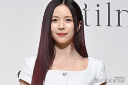 NiziUマヤ、青カラコンで透明感あふれる姿披露「まるで絵画のよう」とファン絶賛 画像