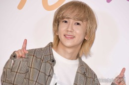 末吉9太郎、“推し”&“顔面国宝”に挟まれ緊張「人生で1番顔膨らんだ」オフショットに反響続々「オタクの顔になってる」「可愛い」