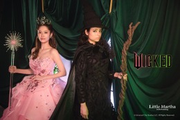 オリジナルドレスとスタジオセットで撮影！『ウィキッド』フォトプラン新登場