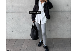 大人の黒ダウン。 スポーティなのに上品に見える着こなしの極意 【40代の毎日コーデ】 画像