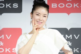 藤あや子、今年の漢字を直筆で披露「達筆」「芸術的」と注目集まる