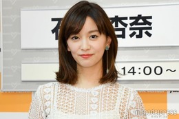 石橋杏奈、夫・パドレス松井裕樹投手と結婚7周年 家族5ショット公開「絵になる」「笑顔が眩しい」と反響