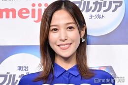 鷲見玲奈、美背中ざっくりドレス姿披露 結婚式でのショットに「お肌が綺麗」「眩しい」と反響 画像