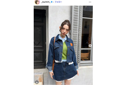 広島カープ小園海斗選手の妻・渡辺リサ、美肩輝くボーダートップス姿に反響「スタイル良すぎ」「大人可愛い」