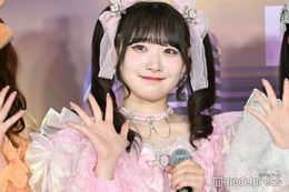 ＝LOVE齋藤樹愛羅、美脚＆美肩際立つドレス姿に反響続々「AIと見間違うほど美しい」「輝きが増してる」