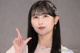 ＝LOVE山本杏奈、ミニスカ×ロングブーツで美スタイル際立つ「肩出しも可愛い」「脚綺麗」