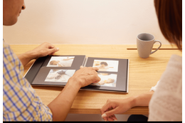 失恋した16歳の孫。すると、祖父が”分厚いアルバム”を持ってきて⇒まさかの写真に「俺の武勇伝だ」 画像