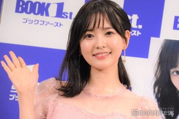 兒玉遥、美脚際立つミニスカサンタ姿披露「スタイル抜群」「可愛い」とファン絶賛 画像