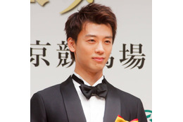 竹内涼真、まさかの“痛風”発症で激痛に悶絶「親指がアメリカンドッグみたいに…」