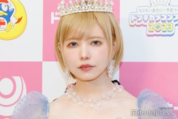 益若つばさ「毎月髪型違いました」黒髪・ブロンドヘア…9スタイルの比較ショット公開「全部別人みたい」「何でも似合ってすごい」と絶賛の声 画像