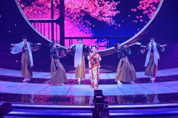 【紅白本番】M!LK、袴姿で艶やかダンス 坂本冬美とのコラボに反響続々「吉田さんにとんでもないパートが」「画面いっぱいに美」 画像