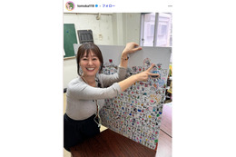 元NHK沖縄キャスター・竹中知華アナ「砂浜でヒール」美脚のぞくミニボトム姿に「映画のワンシーンみたい」「素足が色っぽい」と反響 画像