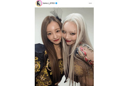 板野友美、ちゃんみなと紅白の舞台裏でパシャリ「実は前住んでたお家がご近所さんで」