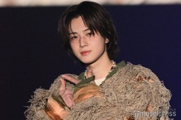 INI佐野雄大、初ランウェイで爽やかな微笑み「Log in to us！」ポーズも【TGCしずおか2026】