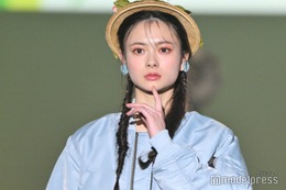 AKB48新センター・伊藤百花、ニットワンピ×ブーツから美脚のぞく「冬の最強コーデ」「彼女感すごい」と反響 画像