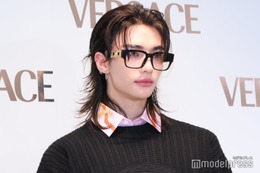 Stray Kidsヒョンジン、チャンビンとの映画デート報告＆2ショット公開に反響「並んで座ってラブラブ」「尊い」