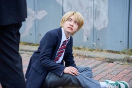 なにわ男子・西畑大吾、金髪クズ役で激変 “予算オーバー級”演出＆ガチアクションに衝撃「これ本当に放送できる？」【「マトリと狂犬」インタビュー】 画像