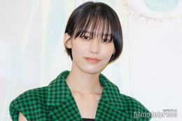 南沙良、へそ出しスタイルにファン釘付け「かっこいい」「理想のウエスト」と絶賛の声 画像