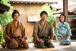 【豊臣兄弟！ 第3話】藤吉郎、小一郎に秘密の計画打ち明ける 画像