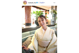 コットンきょんの妻、“にこにこな子きょん”祖母とのお散歩ショット公開「お口そっくり」「天使」と反響