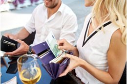 実は恥をかいています。「割り勘」のときにやっていたら今すぐ「やめてほしいこと」とは【2025年度ベスト記事セレクション】