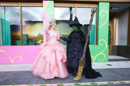 USJにて『ウィキッド 永遠の約束』セレブレーション限定開催！ 衣装展示＆グッズも