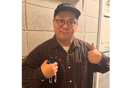 “2度結婚発表”話題のネルソンズ和田まんじゅう、妻との密着ショットで入籍報告「雰囲気が癒やされる」「オソロ可愛すぎ」と反響