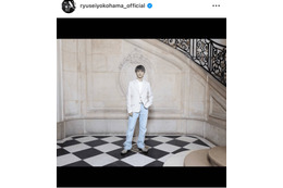 横浜流星、雰囲気ガラリのシルバーヘアSHOTに反響「超絶素敵」「髪色似合ってます」