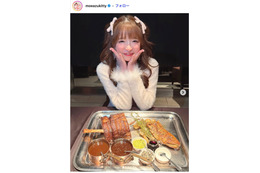 大食い女王・もえのあずき、ド派手ミニスカコーデ 香港フェスショットに反響「可愛さが限界突破」「スタイル良すぎ」の声