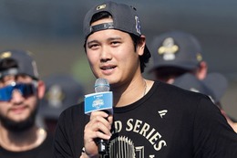 大谷翔平選手＆真美子夫人、ドレスアップ2ショットが話題 笑顔で寄り添う姿に「ムービースターみたい」「そろってスタイル抜群」の声 画像